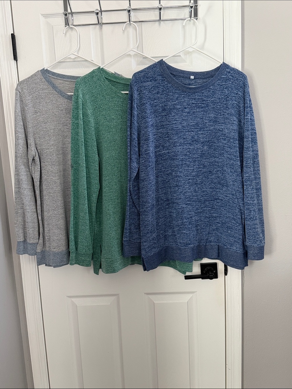 (3) Knit Long-Sleeve Pullovers in Blue, Green, and heather blue - XL